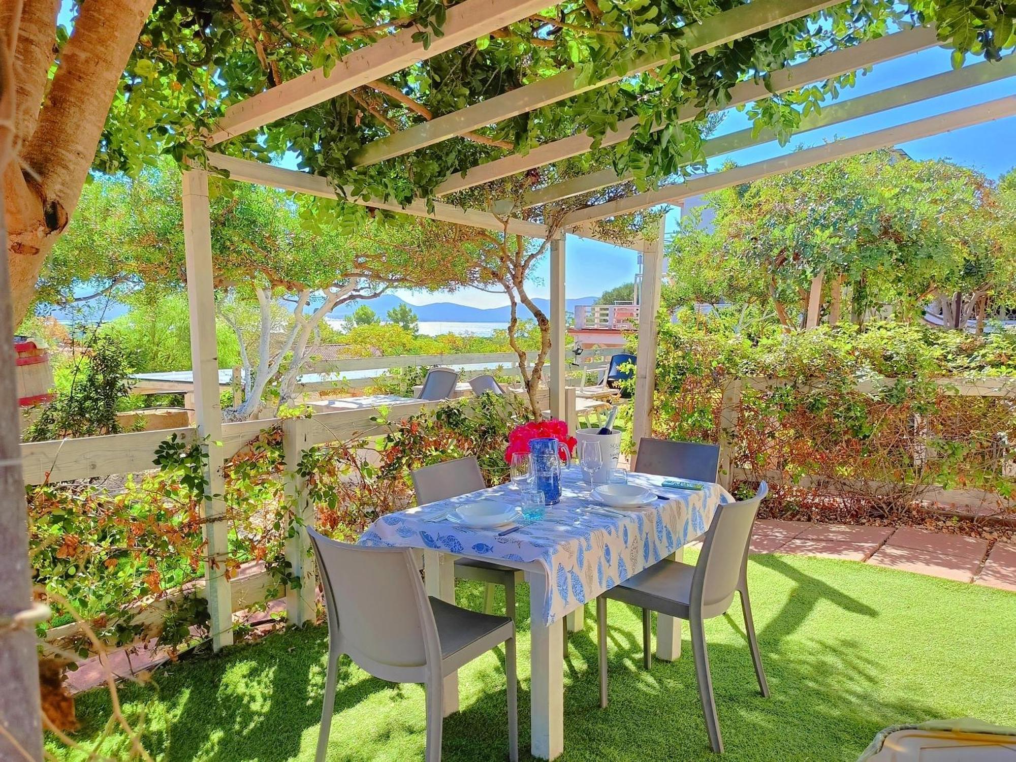 Panohome Porto Pino Exteriör bild